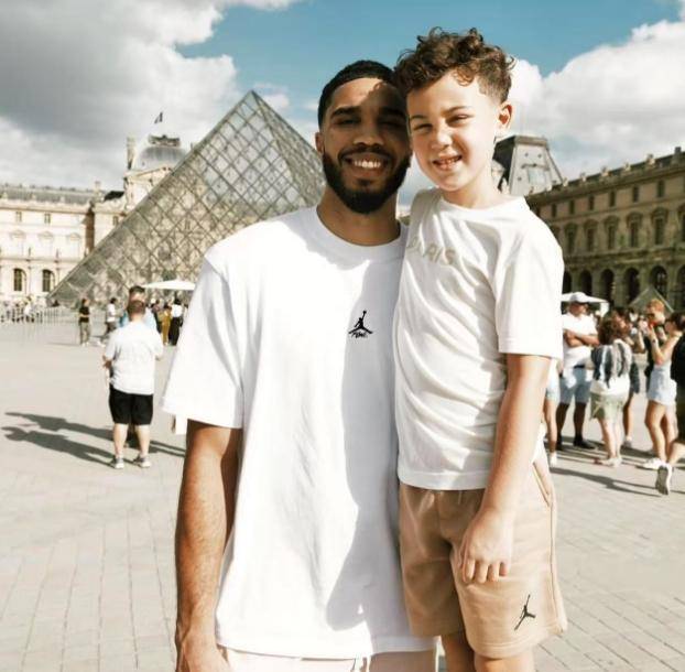 爱游戏官网-切尔西前途光明！，塔图姆新星锐不可当表现突出热度持续攀升的简单介绍-爱游戏官网